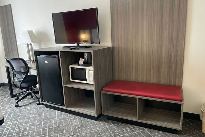 Room 9 of 46