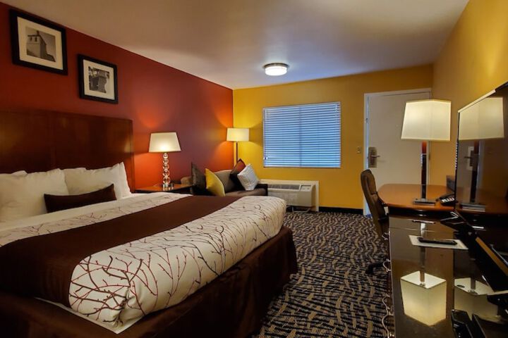 Room 27 of 72