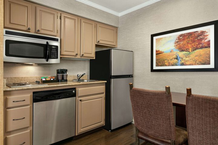 Homewood Suites by Hilton Syracuse / Liverpool