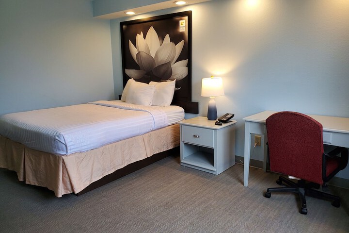 Room 11 of 30
