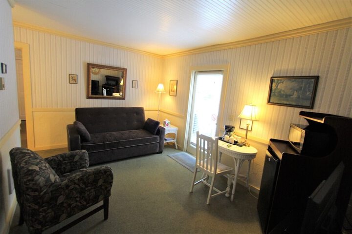 Alexanders Lodge