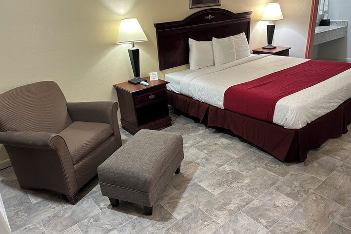 Howards Inn Motel