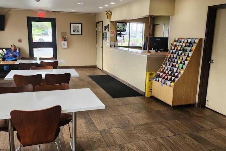 Business Center 19 of 19