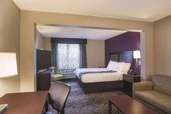Room 26 of 34