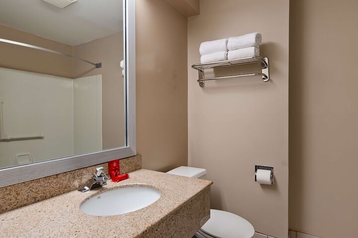 Room 12 of 25