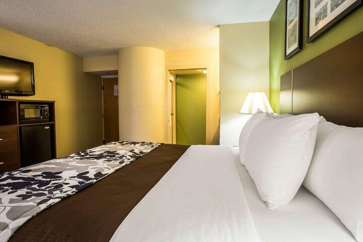Room 21 of 35