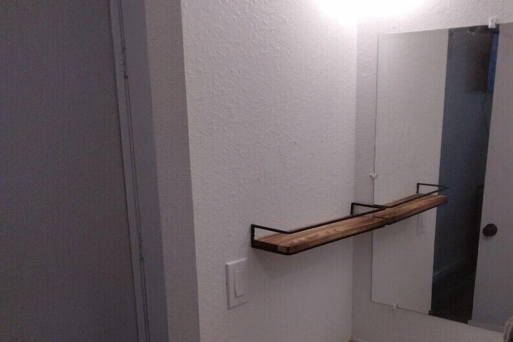 Room 143 of 158