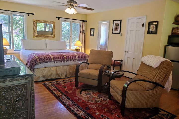 Room 53 of 100