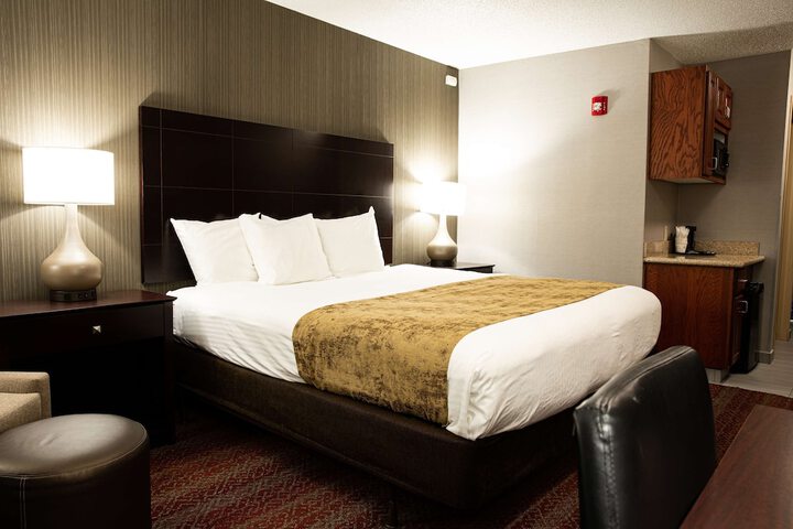 Room 11 of 24