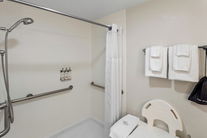 Holiday Inn Express Suites Charleston by IHG