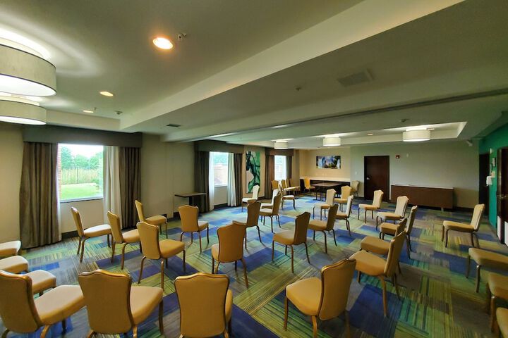 Holiday Inn Express Hotel & Suites Pearland by IHG