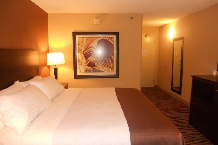 Room 22 of 46