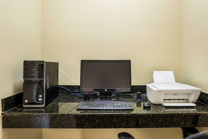 Business Center 33 of 33