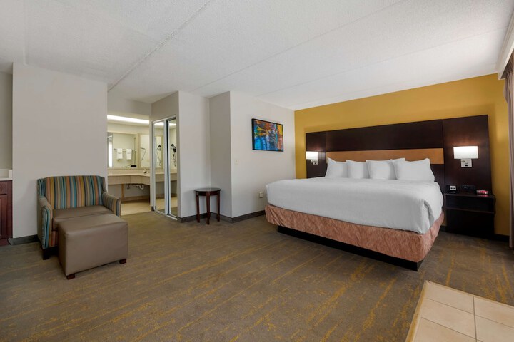 Room 20 of 33