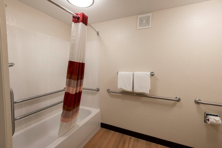 Red Roof Inn PLUS+ Boston - Framingham