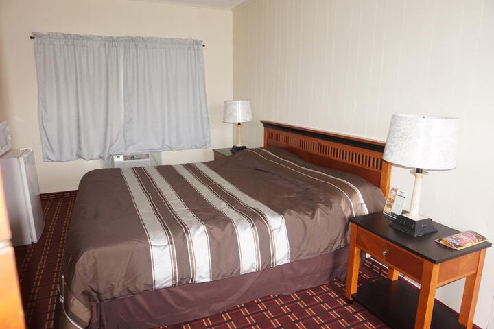 Room 9 of 20