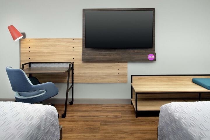 Room 18 of 48