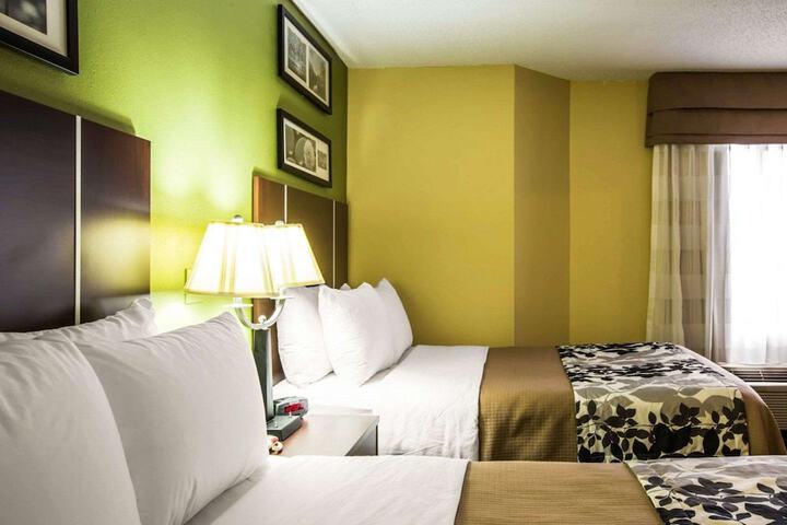 Room 13 of 35