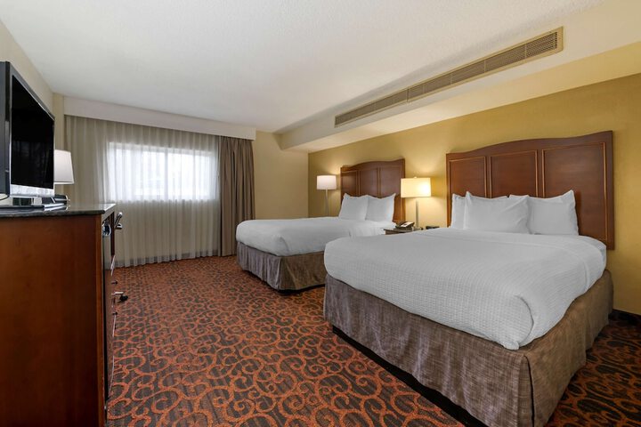 Room 21 of 38