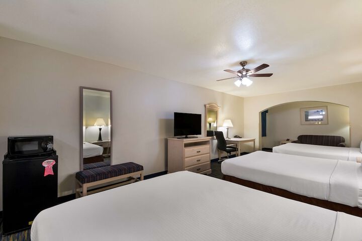 Room 35 of 38