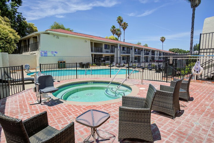 Pool 5 of 22