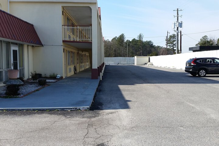 Economy Inn