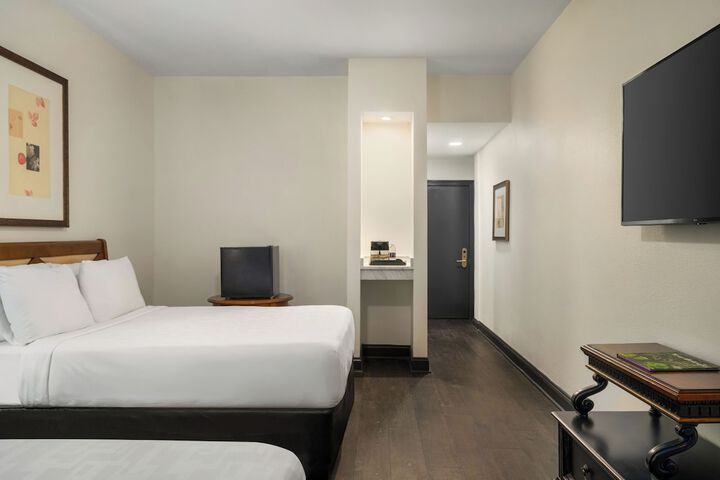 Room 14 of 35