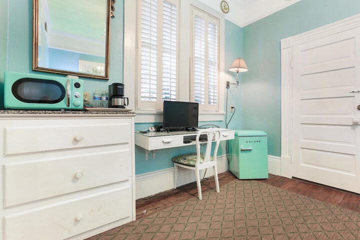 Room 16 of 36