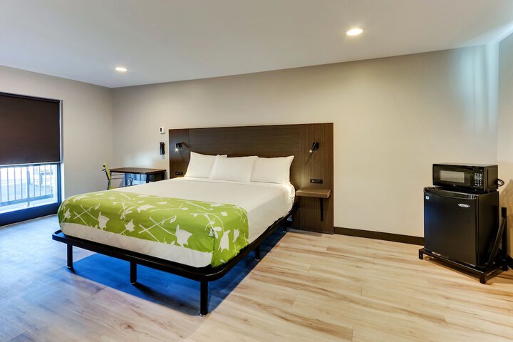 Room 12 of 24