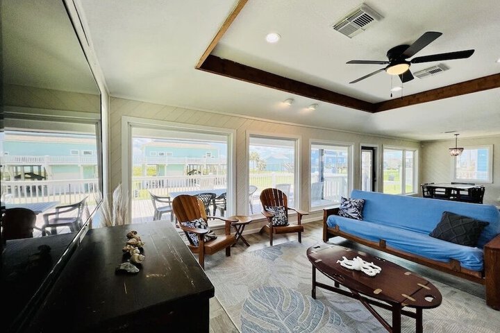 Nashs Landing 3 Bedroom Home by RedAwning