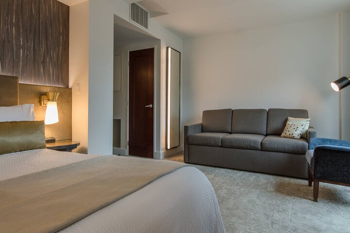 Room 27 of 50