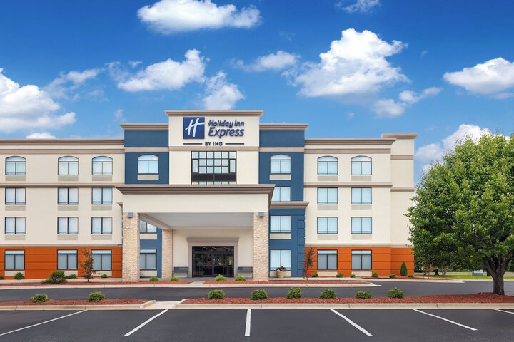 Holiday Inn Express Fayetteville – Fort Bragg by IHG