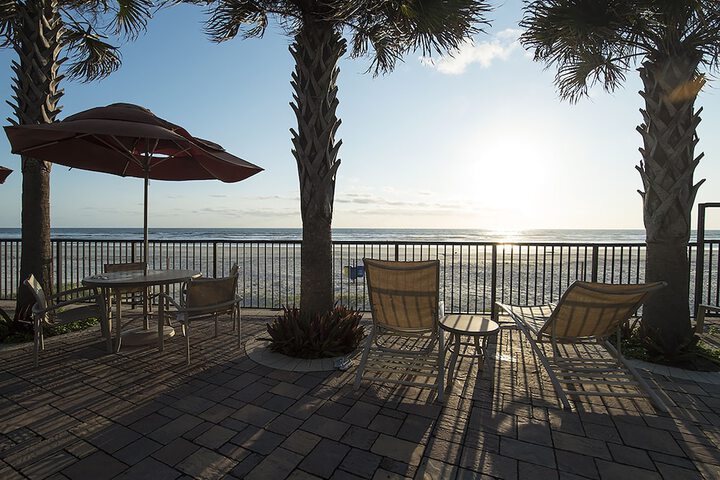 Nautilus Inn