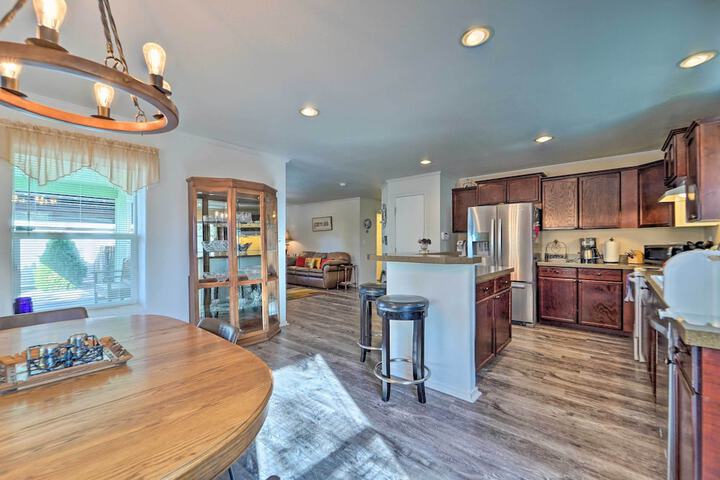 Peaceful Portales Escape w / Patio & Grill!