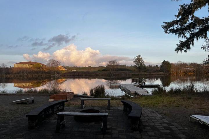 Gearhart Lakefront Vacation Rental
