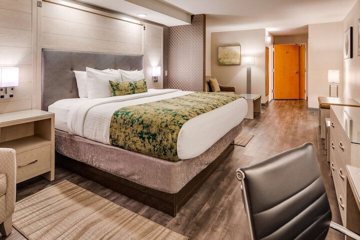 Room 6 of 27