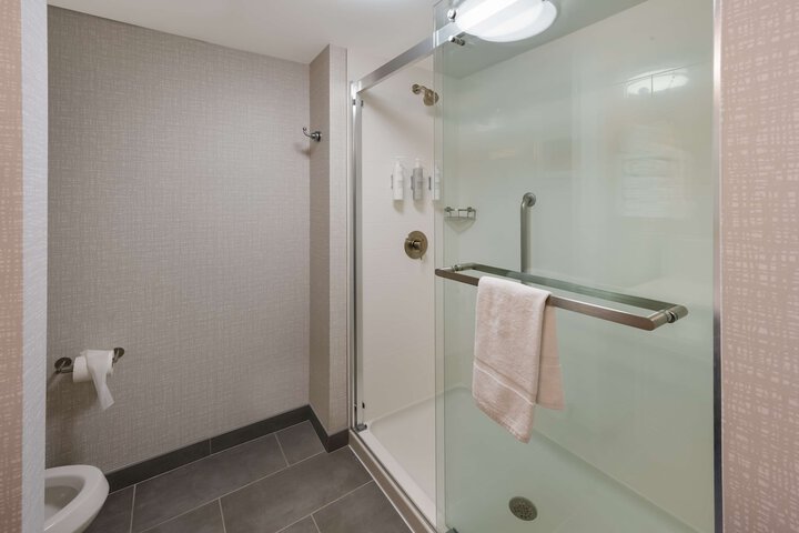 Hampton Inn & Suites Fredericksburg-at Celebrate Virginia