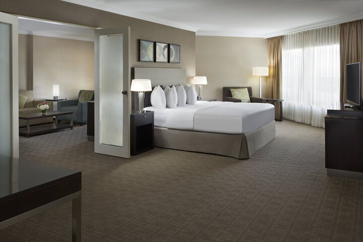 Room 52 of 145