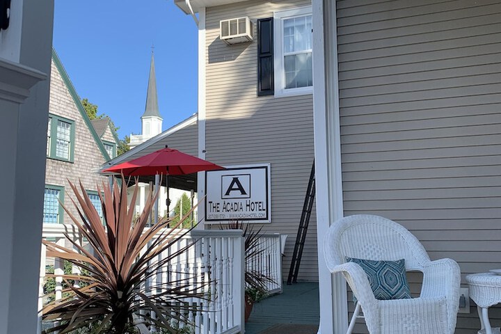 Sundeck 44 of 51