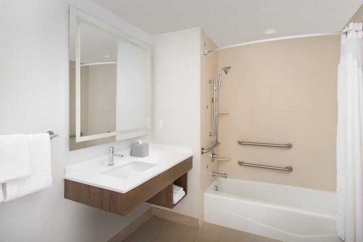 Holiday Inn Express Jacksonville Beach by IHG