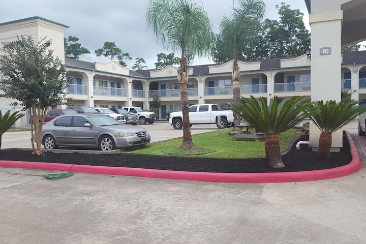 Hotel Exterior 21 of 21