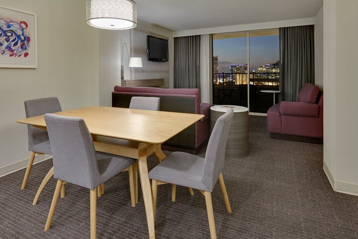 Room 27 of 59