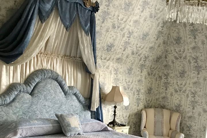 Room 65 of 94