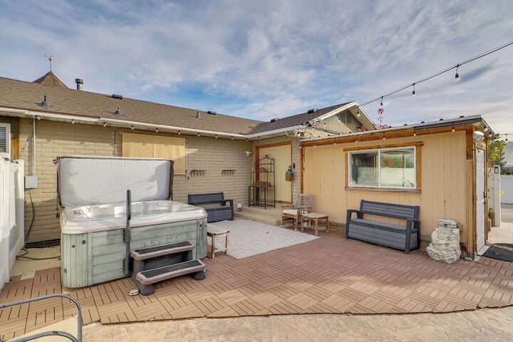 Game Room + Hot Tub: Salt Lake City Area Apt