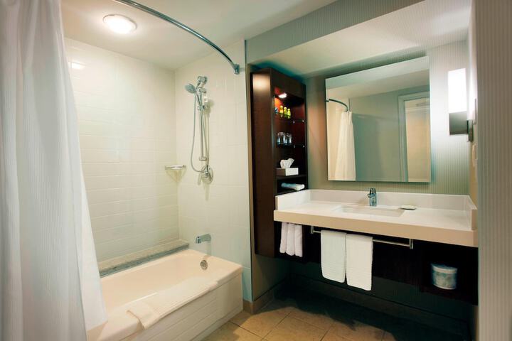 Delta Hotels by Marriott London Armouries