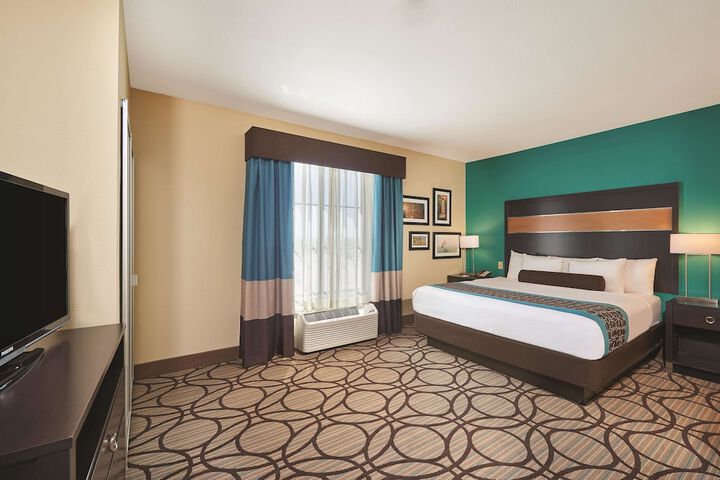 La Quinta Inn & Suites by Wyndham Carlsbad