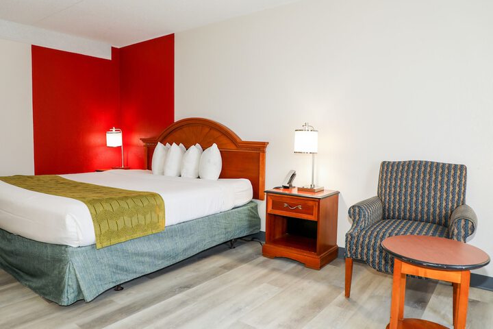 Ramada by Wyndham Cumberland Downtown