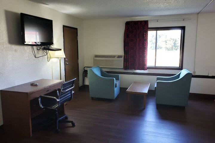 Americas Best Value Inn & Suites Harrisonville