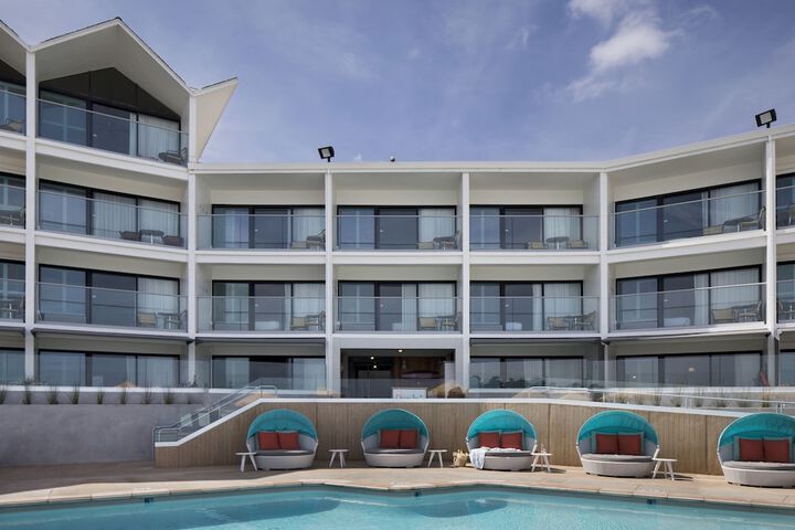 Pool 4 of 60