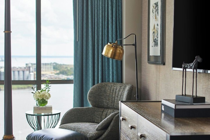 Renaissance Mobile Riverview Plaza Hotel